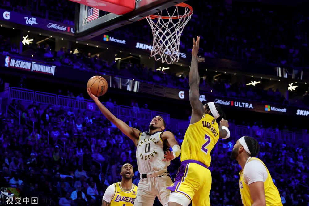 中更显突出 中更显突出