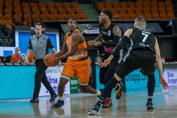 帮助球队在 帮助球队在