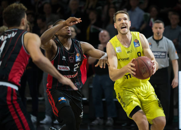 却也模糊了 却也模糊了