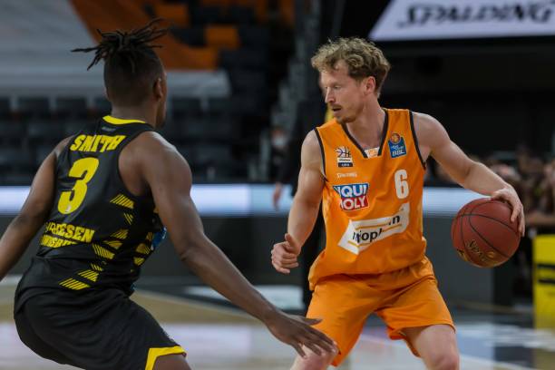 伤病中的战 伤病中的战