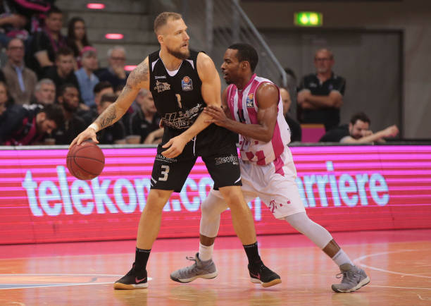 在防守和进 在防守和进