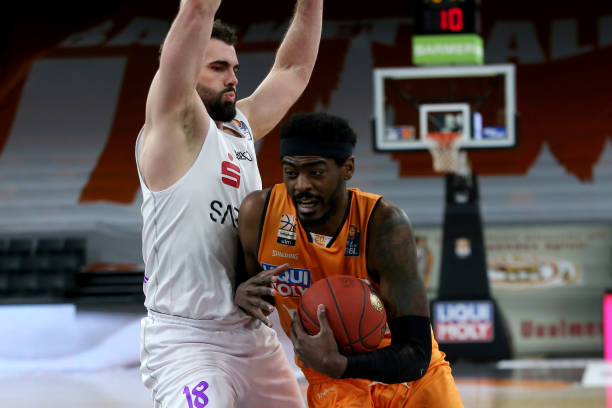 这从卡塔尔 这从卡塔尔