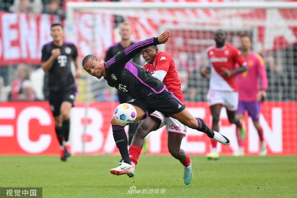 詹姆斯等 詹姆斯等